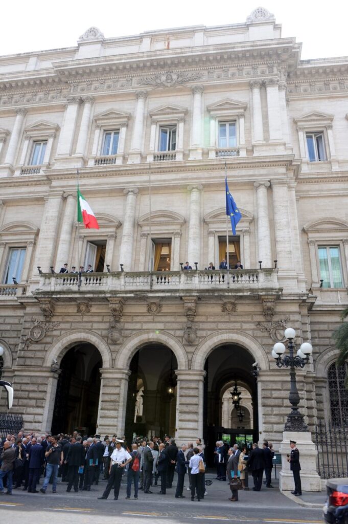 Budget, Bank of Italy: “Banks are solid but it is appropriate to avoid unexpected tax changes”