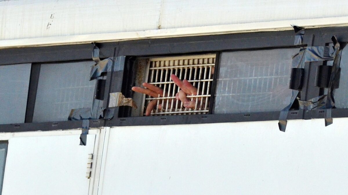 Gaza, Guardian: ‘Dozens of Palestinians in underground prison in Israel’