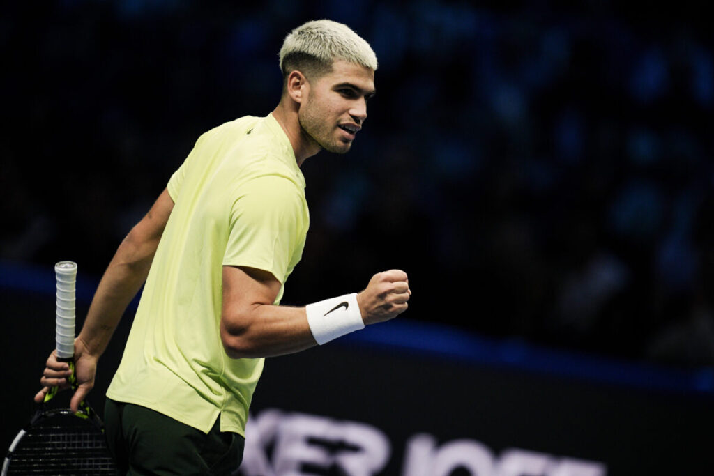 ATP Finals: Alcaraz wins his opening match, De Minaur defeated in two sets
