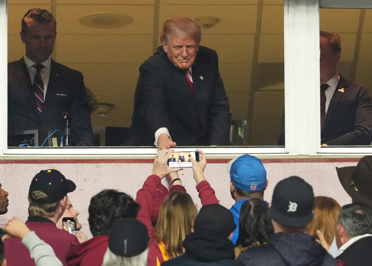 Football: Trump attends NFL game, first president to do so since Jimmy Carter