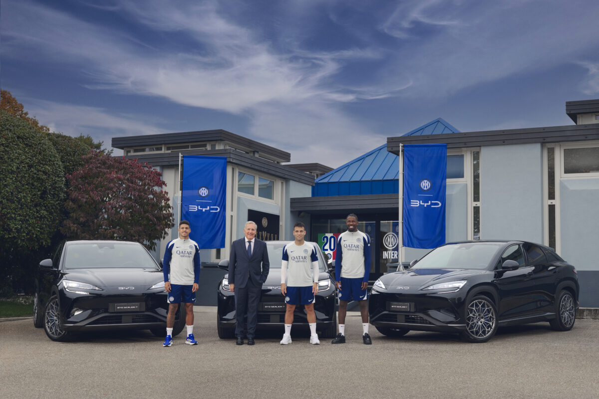BYD delivers new Sealion 7 Inter Edition to Inter players, Nerazzurri-inspired design