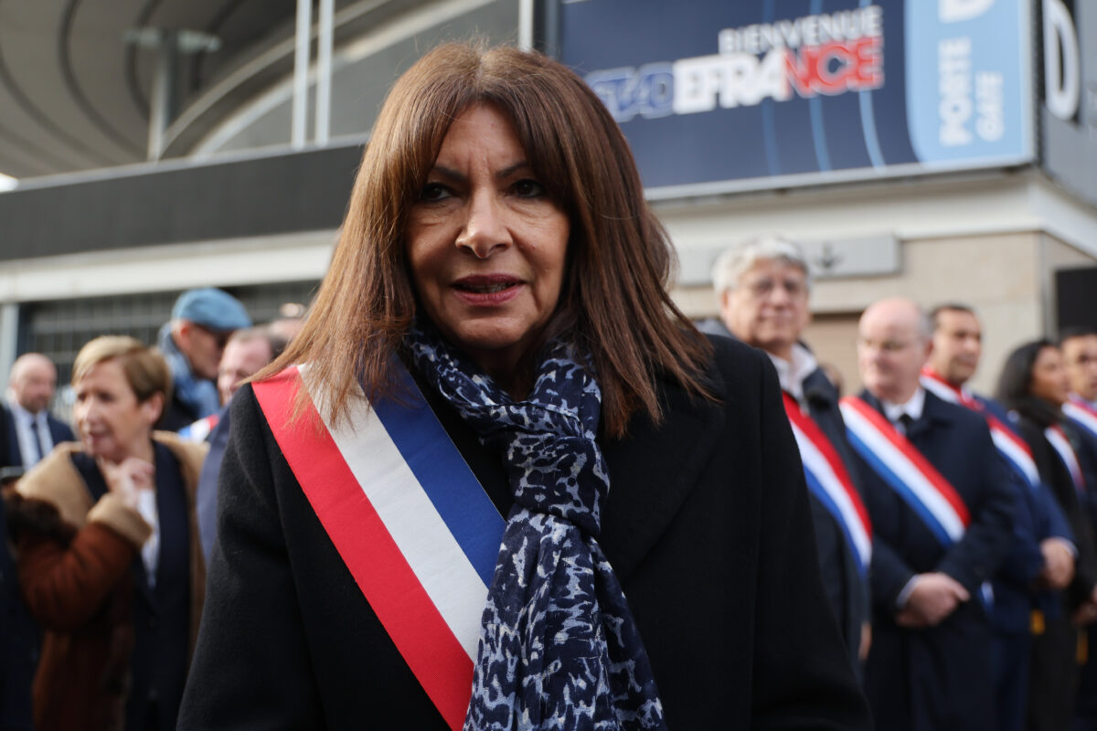 Paris attacks: Hidalgo says France is wounded but still standing