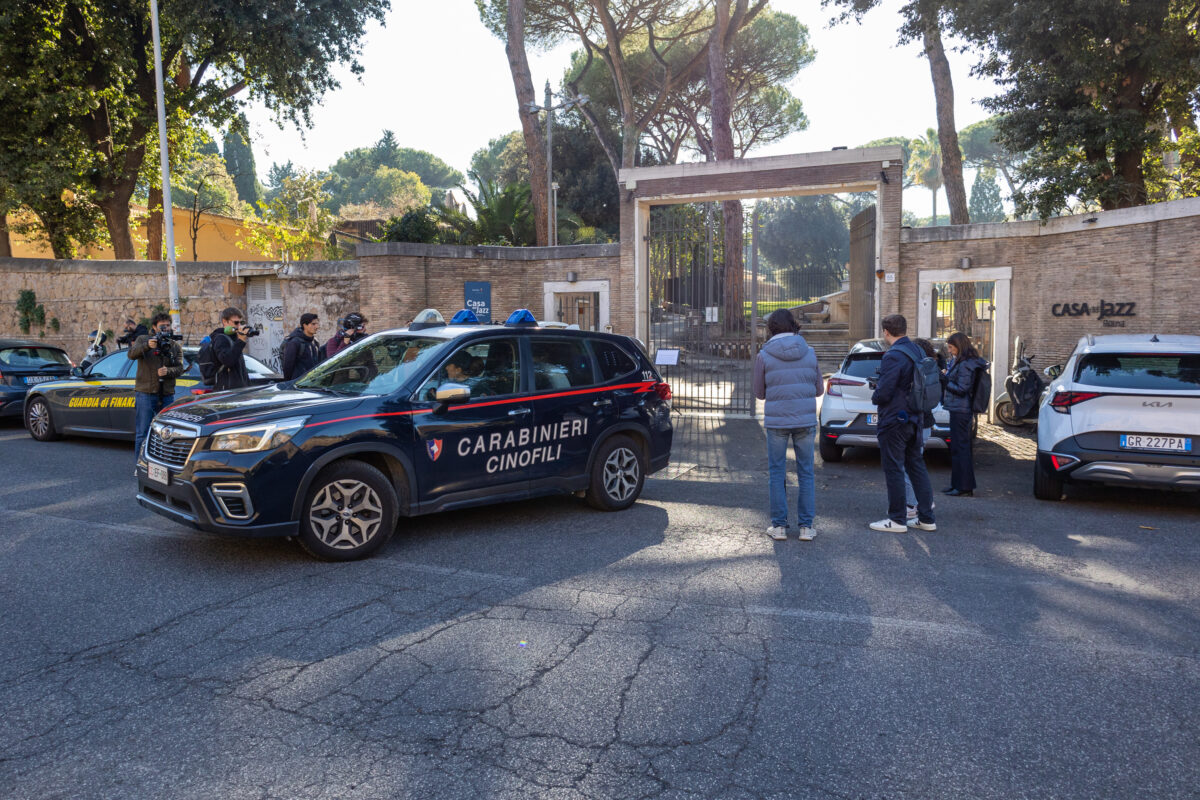 Rome: excavations resume beneath the Casa del Jazz, Adinolfi’s children present at the site Rome: excavations resume beneath the Casa del Jazz, Adinolfi’s children present at the site
