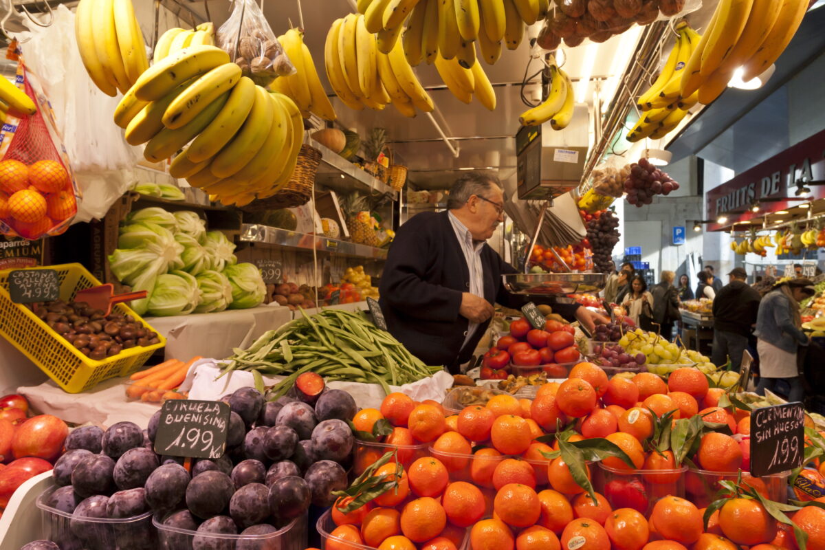 Tariffs: Trump reduces tariffs on beef, tomatoes, coffee and bananas Tariffs: Trump reduces tariffs on beef, tomatoes, coffee and bananas