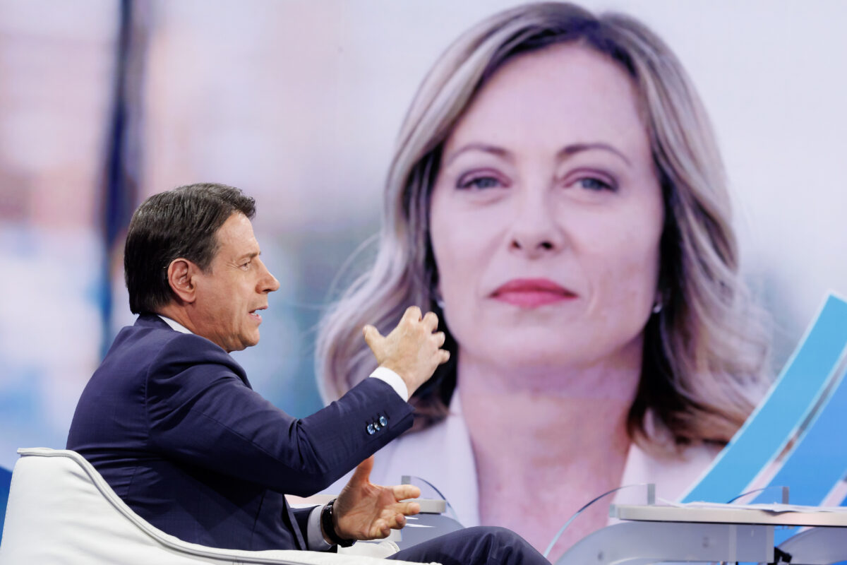 Budget, Conte: ‘Government invests in weapons and cuts fall on regions and municipalities’ Budget, Conte: ‘Government invests in weapons and cuts fall on regions and municipalities’