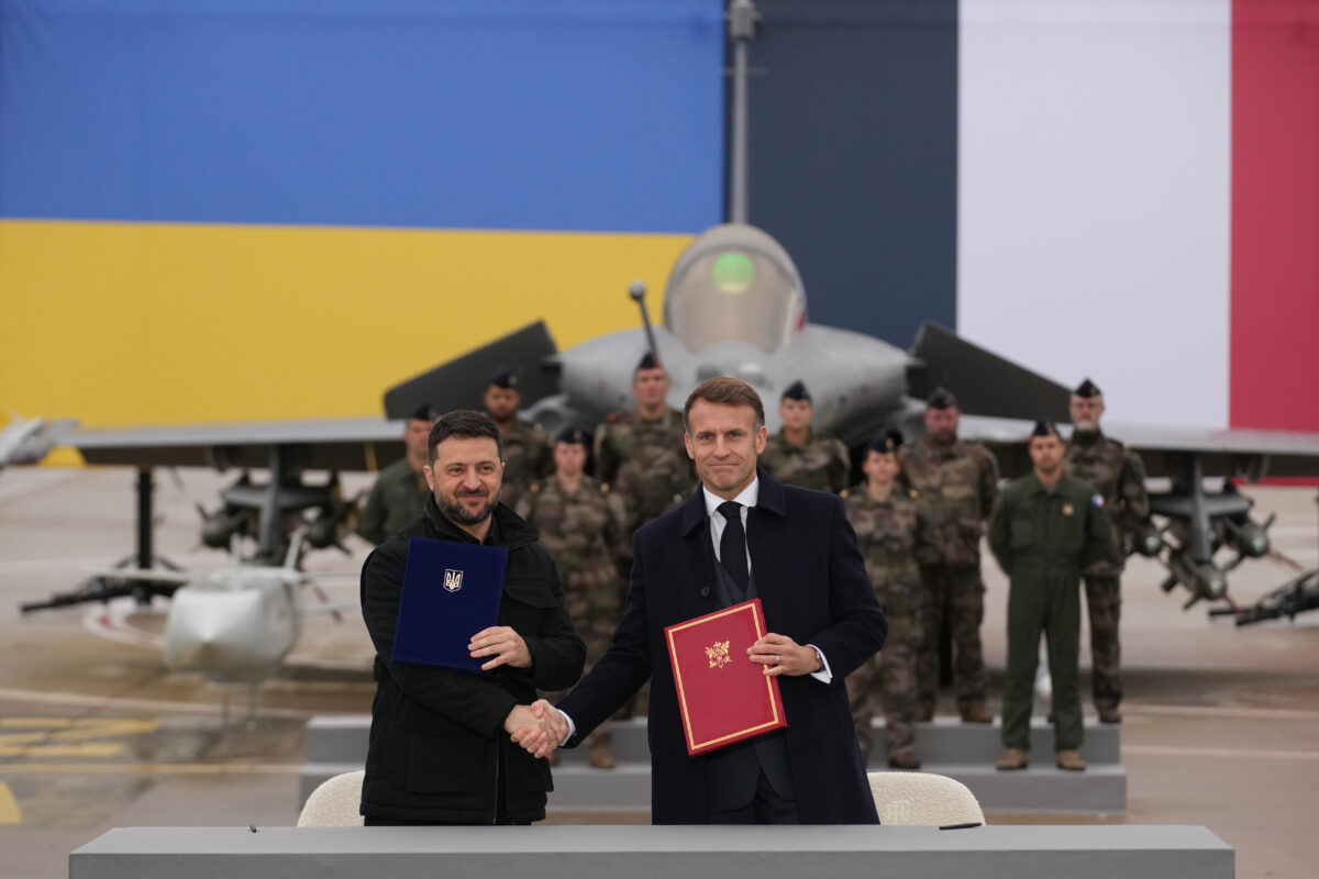 Ukraine, Zelensky in France: ‘Today is a historic moment for our nations’ Ukraine, Zelensky in France: ‘Today is a historic moment for our nations’