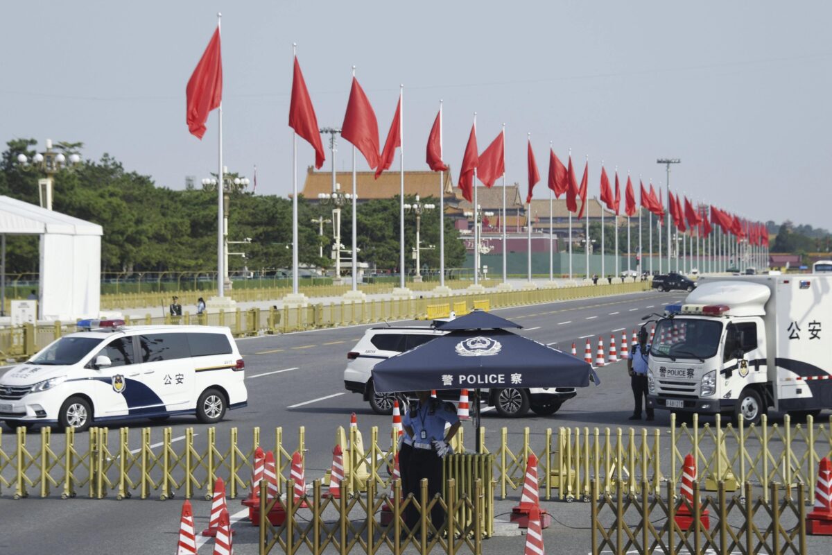 China: train hits workers in Kunming, 11 dead and 2 injured