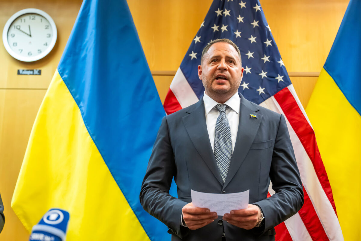 Ukraine, Yermak resigns after corruption scandal Ukraine, Yermak resigns after corruption scandal