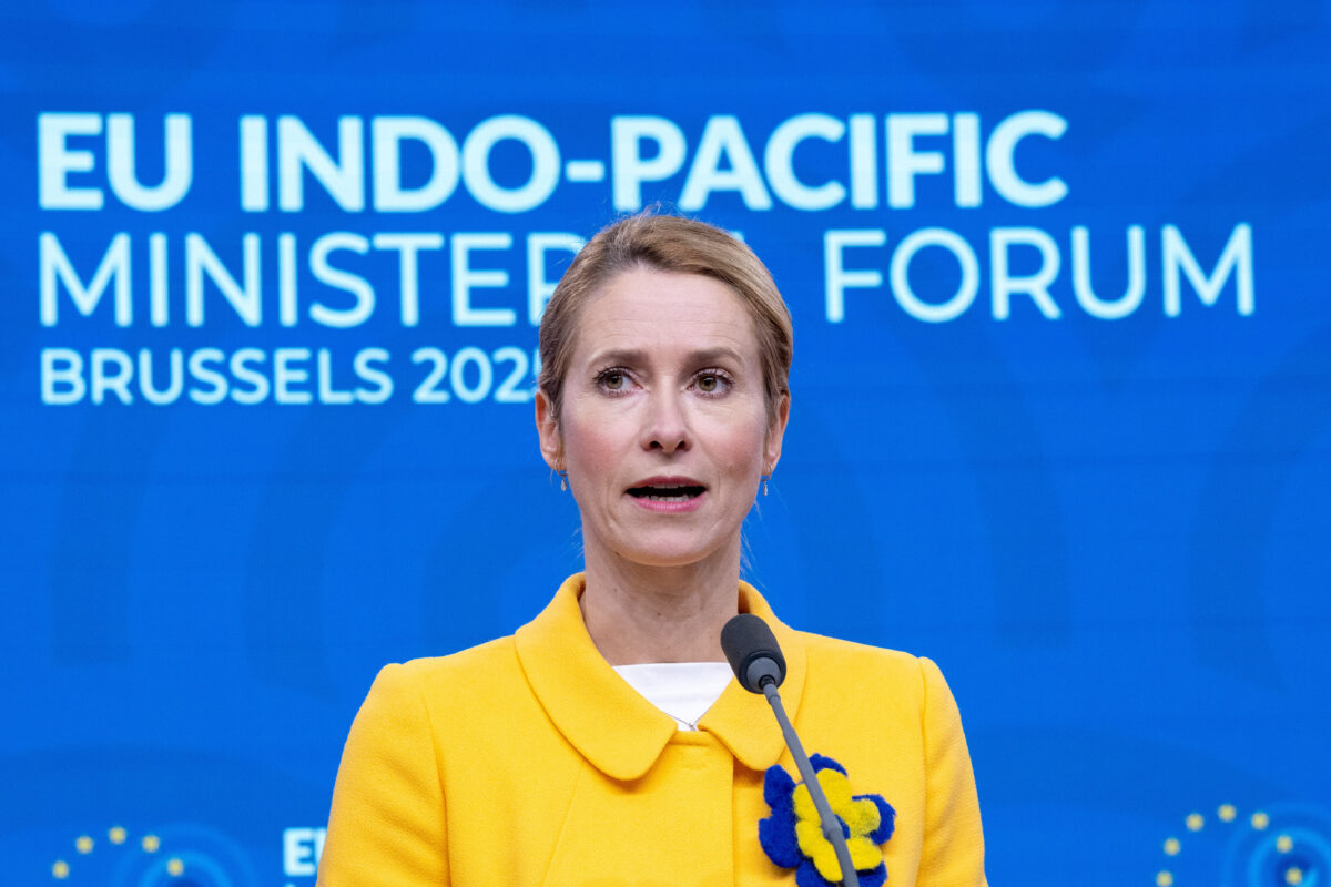 Ukraine, 2 EU proposals for loan to Kiev: from EU budget or Russian assets