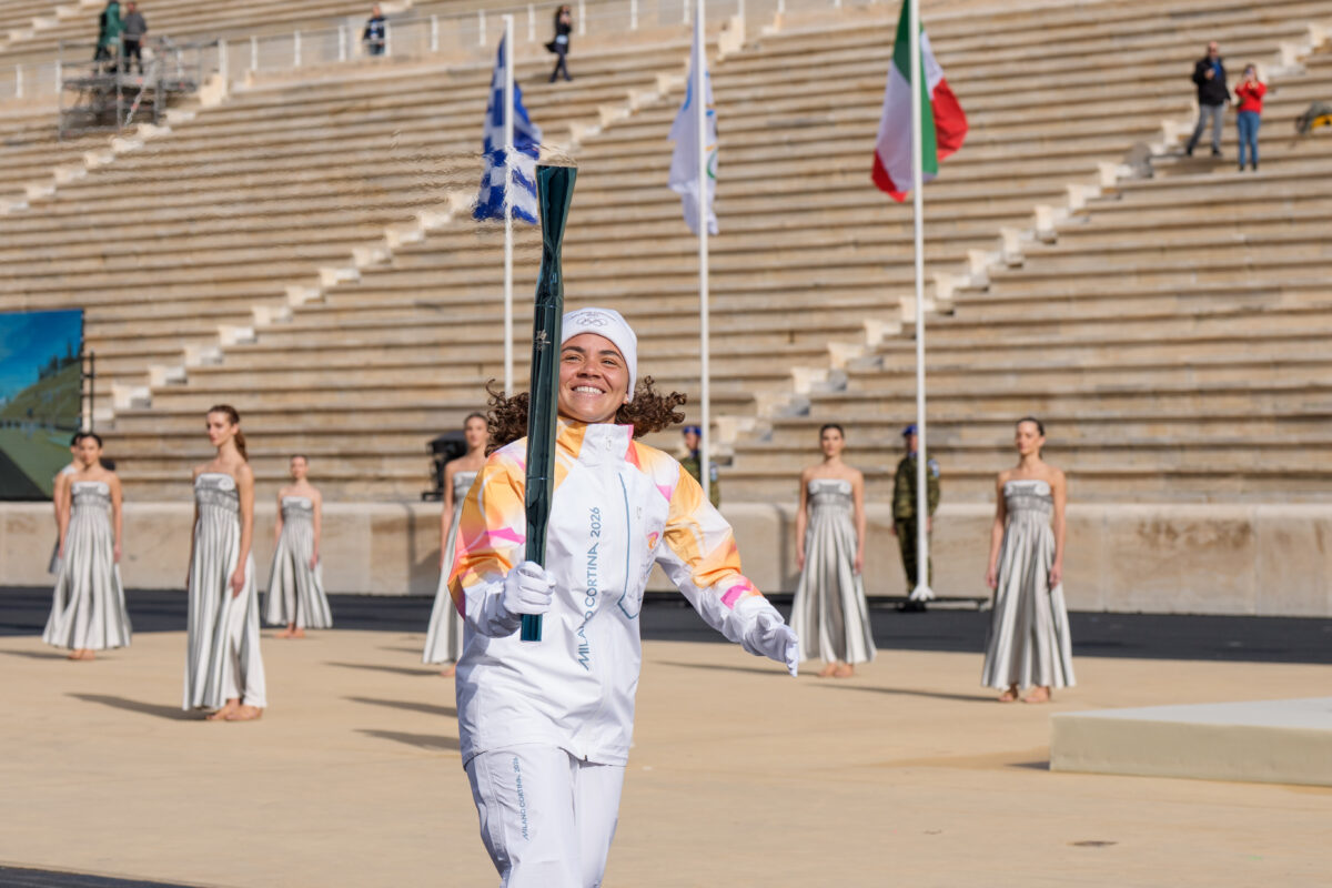 Milan-Cortina: Olympic flame arrives in Italy