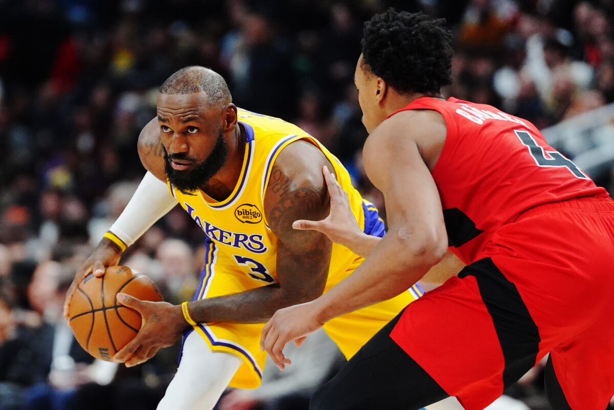 NBA: Lakers defeat Toronto, James ends double-digit streak