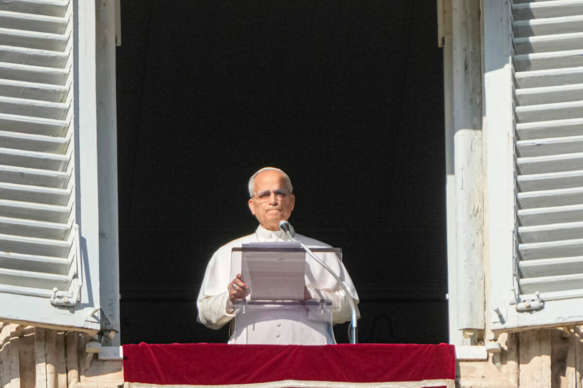 Pope: “Peace is possible through dialogue, let us not forget that” Pope: “Peace is possible through dialogue, let us not forget that”
