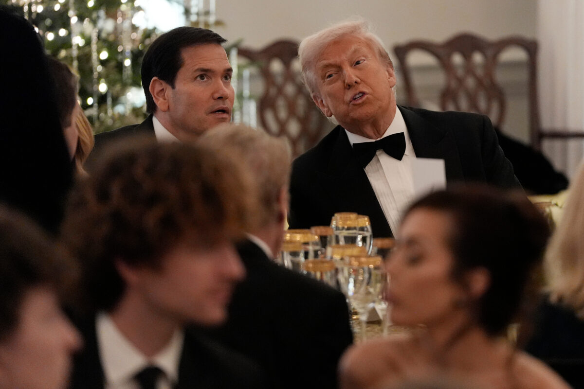 Ukraine, Trump: ‘A little disappointed with Zelensky, he is not ready to sign peace proposal’ Ukraine, Trump: ‘A little disappointed with Zelensky, he is not ready to sign peace proposal’