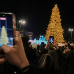 Rome: Christmas tree lit up in Piazza del Popolo, Gualtieri kicks off the festivities