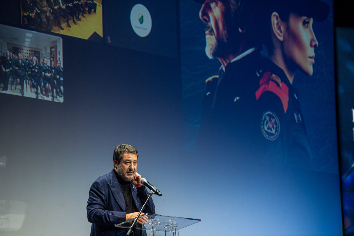 Strike: Salvini, irresponsible to block the country, thanks to those who will work tomorrow Strike: Salvini, irresponsible to block the country, thanks to those who will work tomorrow