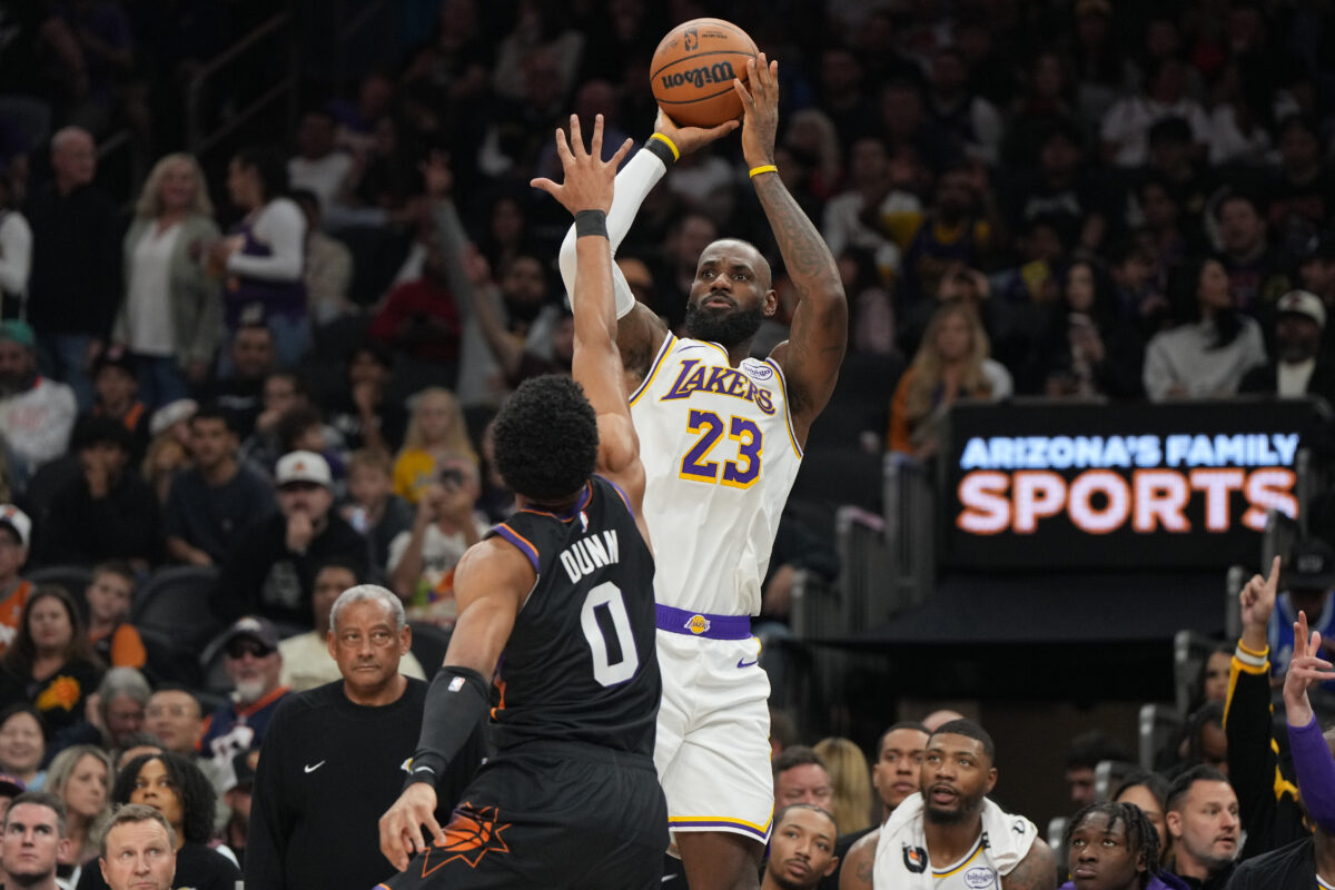 NBA: Lakers beat Phoenix, Curry not enough for Golden State