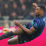 Inter, Dumfries undergoes ankle surgery: long spell out