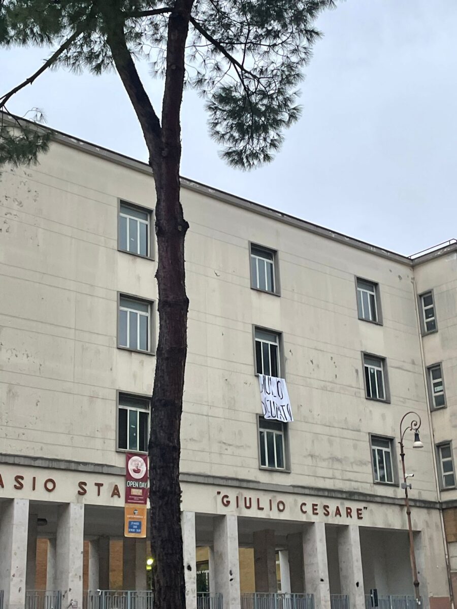 Rome: Giulio Cesare high school occupied, among the reasons a list of rapes Rome: Giulio Cesare high school occupied, among the reasons a list of rapes