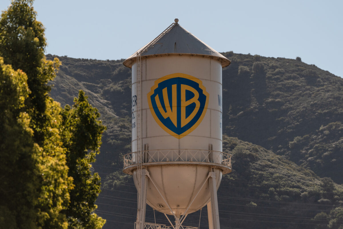 Warner Bros to its shareholders: ‘Reject Paramount’s offer, it is less advantageous’ Warner Bros to its shareholders: ‘Reject Paramount’s offer, it is less advantageous’
