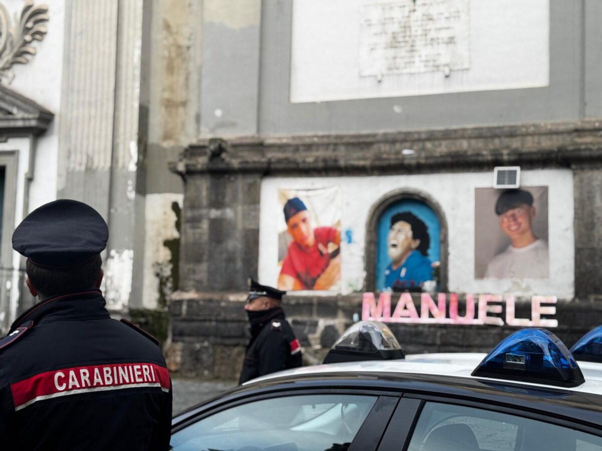 Naples: raid in the Sanità district, altar dedicated to 15-year-old killed in shooting removed