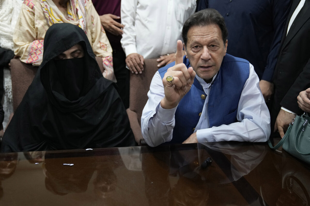Pakistan: former Prime Minister Khan and his wife sentenced to 17 years for corruption Pakistan: former Prime Minister Khan and his wife sentenced to 17 years for corruption