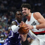 NBA: Sacramento beats Houston, San Antonio wins