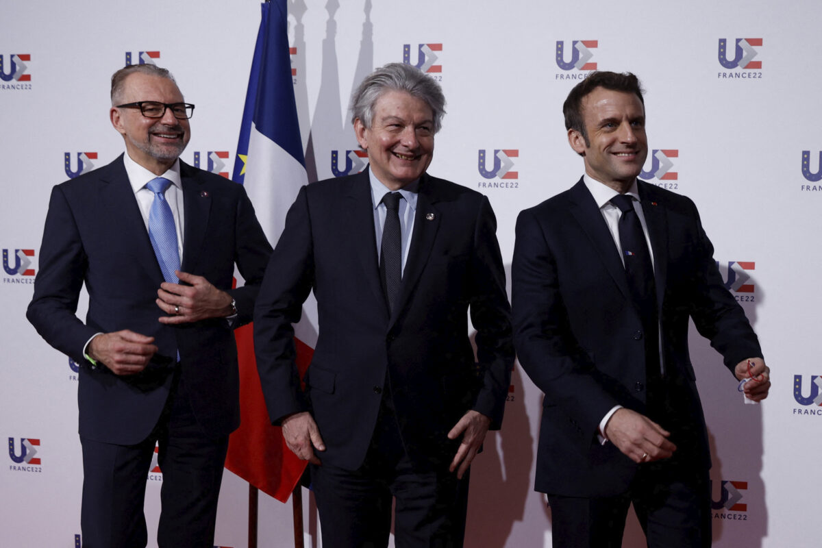 USA, Macron: ‘Intimidation from Washington, we will defend EU sovereignty’