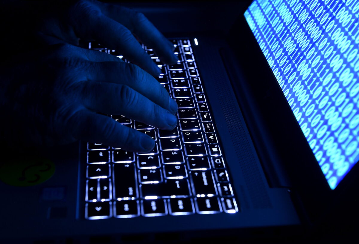 France: pro-Russian hackers claim responsibility for attack on postal service