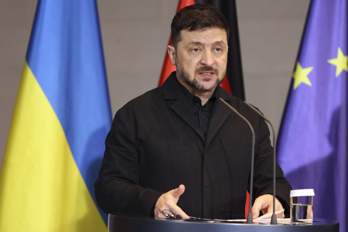 Ukraine, Kremlin: ‘Zelensky uncivilised and unsuitable for diplomatic solution’