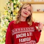 Christmas: Meloni’s greetings on social media, on her jumper “To you and your family too”