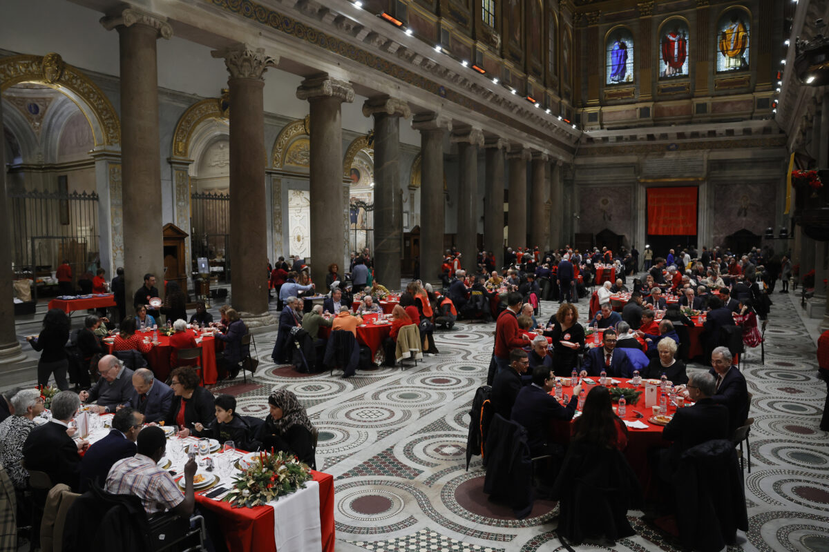 Christmas: 80,000 people in Italy attend Sant’Egidio lunches