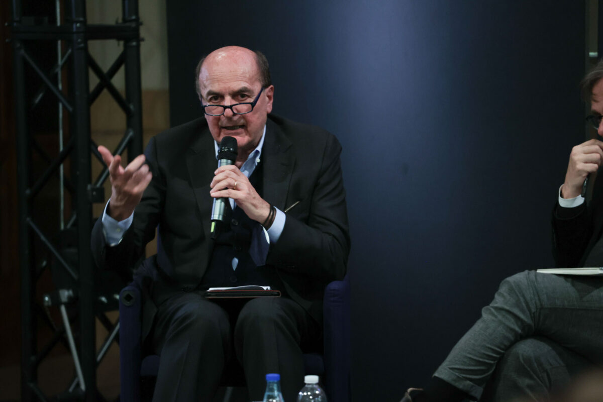 Budget, Bersani: “It’s a little maneuver. No signal on taxes, welfare and rights”