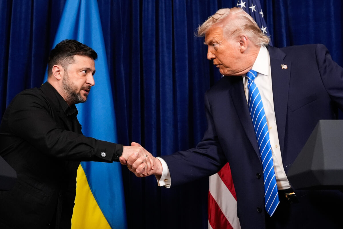 Ukraine: Zelensky confirms talks with Trump on deployment of US troops