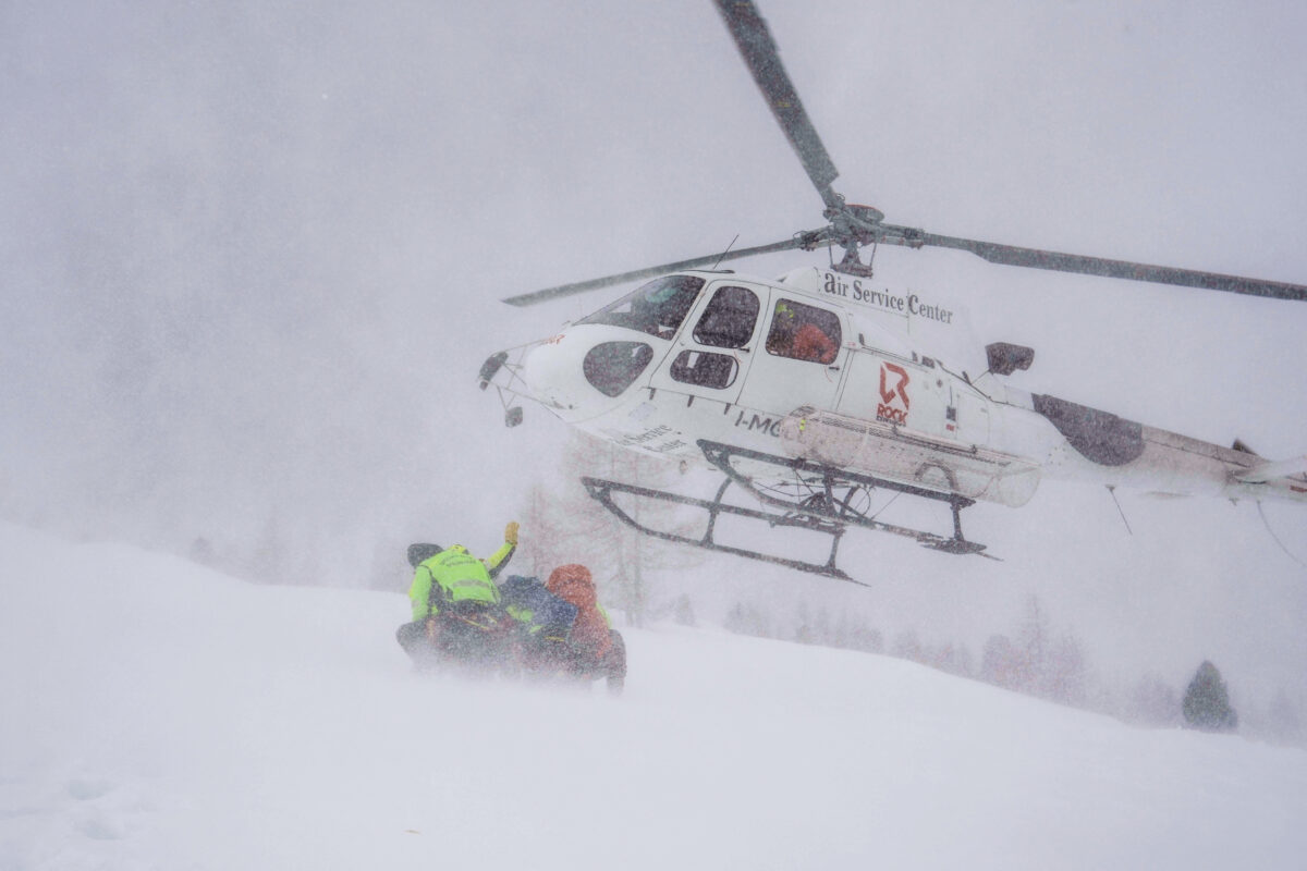 Avalanche sweeps away four hikers in the Cuneo area, one dead