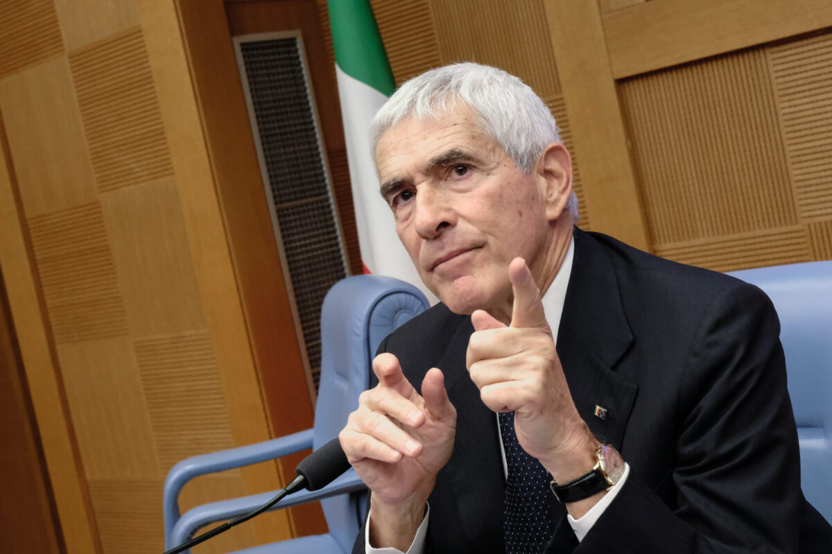 Venezuela: Casini expresses doubts about what is happening