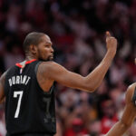 NBA: Kevin Durant leads the Rockets to victory over the Suns, Thunder crushed at home
