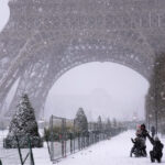 France: buses and trucks halted due to snow, disruption to trains