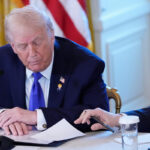 Venezuela, Trump signs decree to protect oil sales proceeds