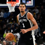 NBA: Spurs defeat Boston, Clippers win in Detroit