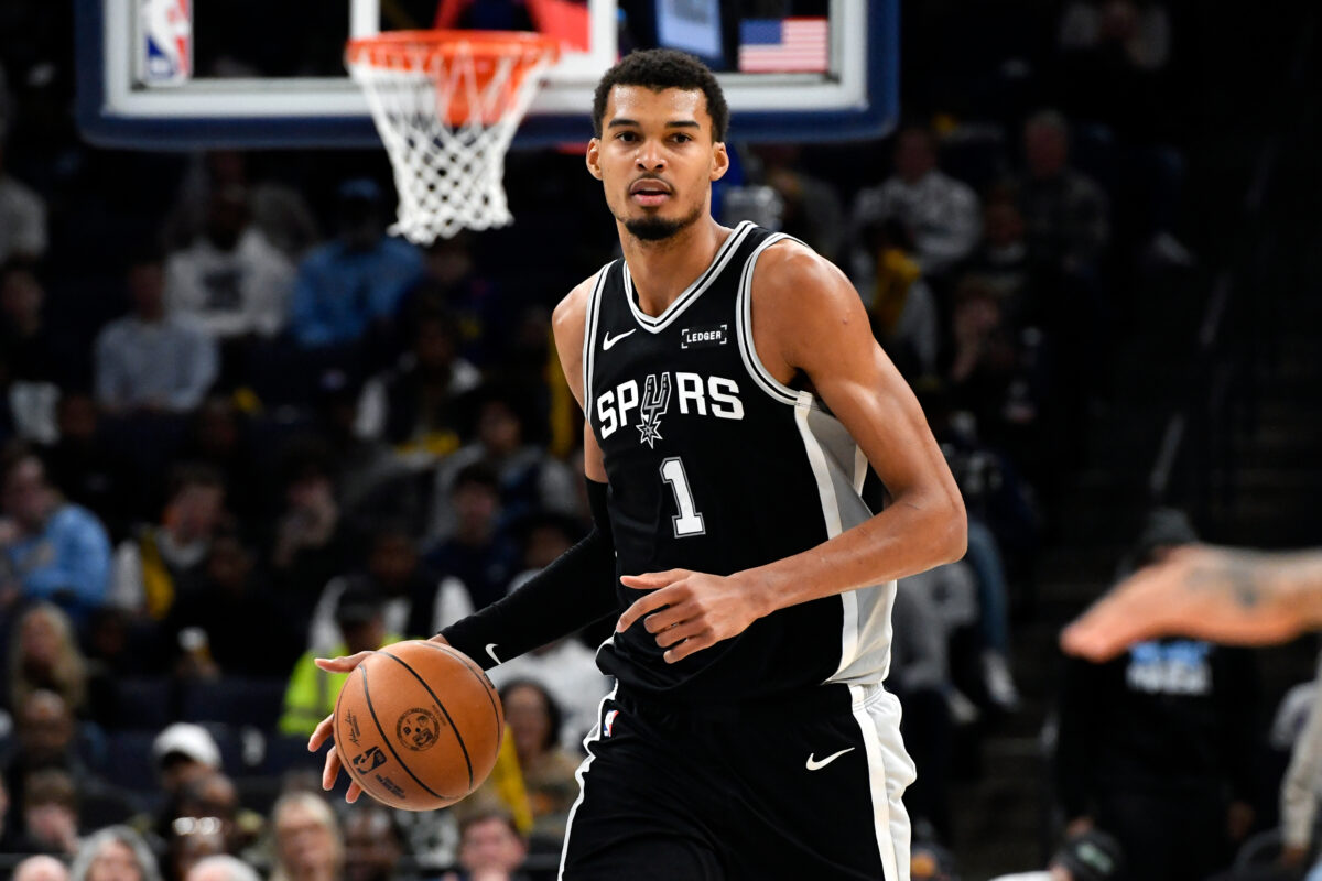 NBA: Spurs defeat Boston, Clippers win in Detroit