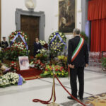 Valeria Fedeli: the funeral parlour is open, Renzi is the first to arrive