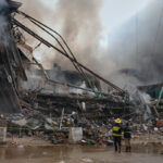 Pakistan: fire in Karachi shopping centre leaves six dead