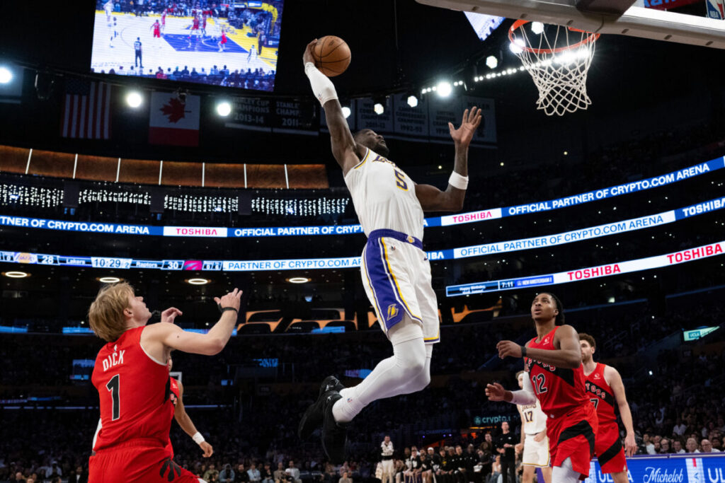 NBA: Lakers win, Charlotte beats Denver