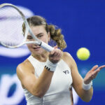 Australian Open, American Jovic to face Paolini in third round