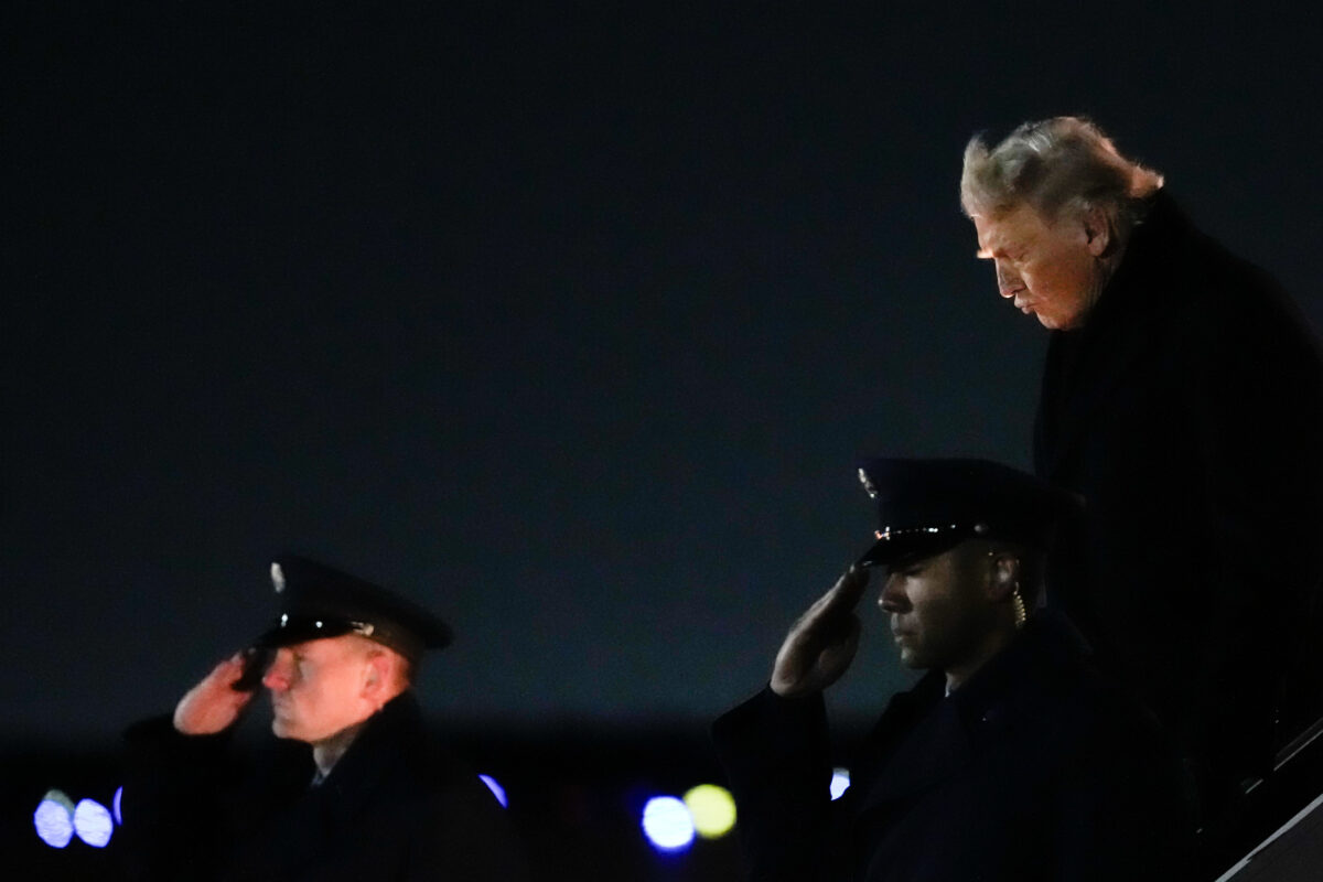 Air Force One with Trump bound for Davos returns due to electrical problem