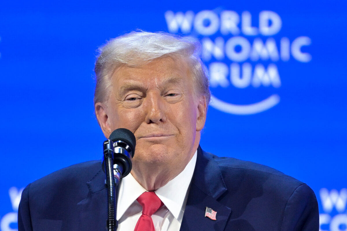 Davos, Trump: ‘Macron played tough with his sunglasses on’