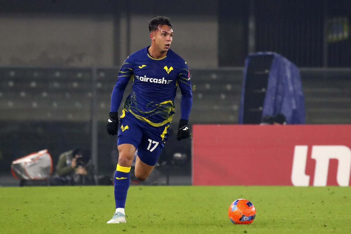 Napoli officially signs Giovane from Verona