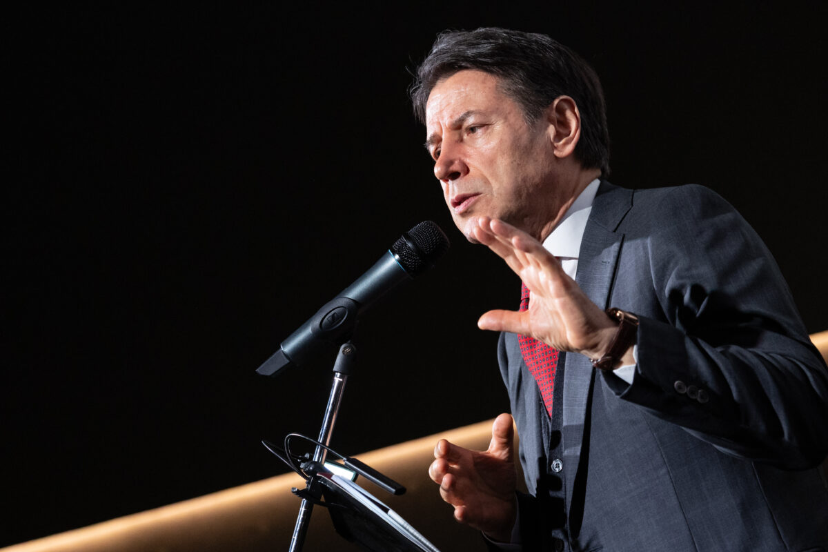 Defence, Conte: ‘Trump’s remarks on Afghanistan are chilling, and Meloni remains silent’