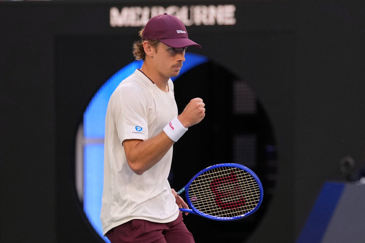 Australian Open, De Minaur reaches the quarterfinals