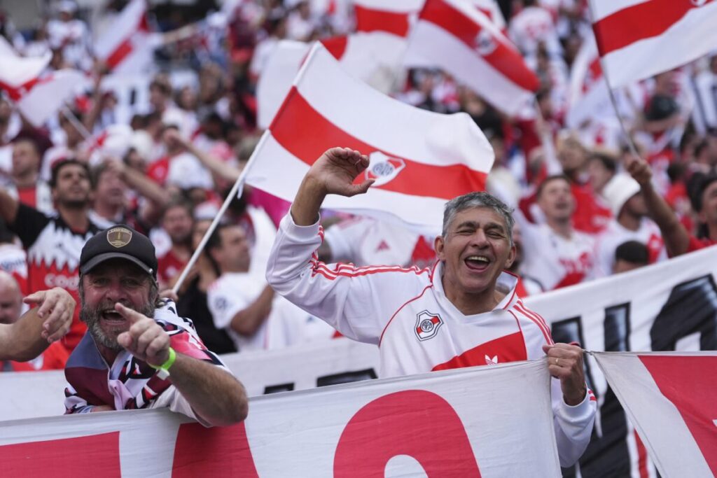 Soccer: River Plate rebuilds Monumental stadium, which will have a roof and a capacity of over 100,000 seats